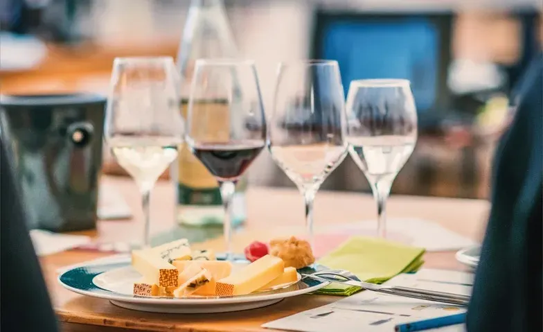 Wein und Käse: Komplexe Liebschaften!